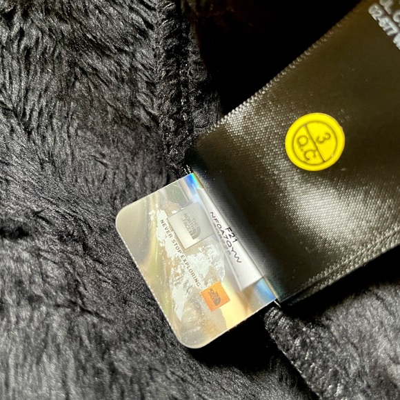 The North Face Girls’ Sherpa Nylon Jacket In Black - Picture 8 of 10